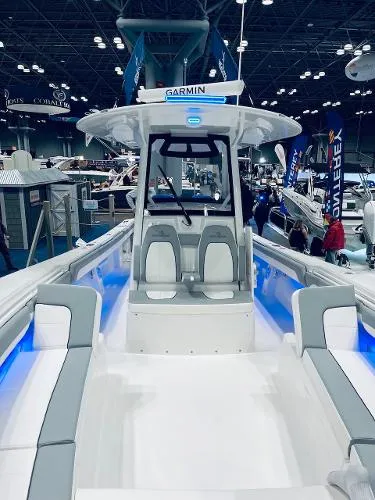 Slide: The Image of Regulator Marine 34 2022 - 5