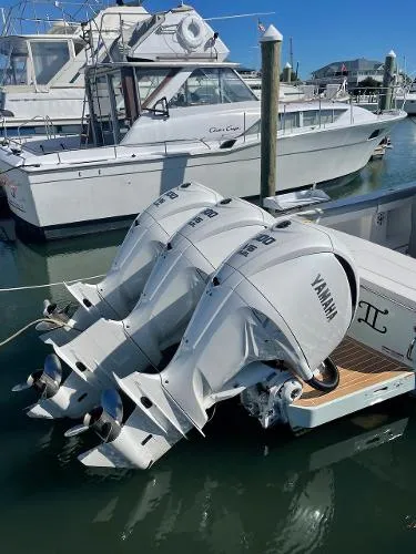 Slide: The Image of Regulator Marine 34 2022 - 6