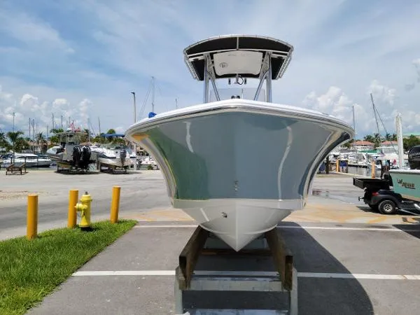 Slide: The Image of Sea Hunt Ultra 211 2020 - 2