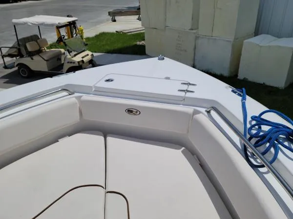 Slide: The Image of Sea Hunt Ultra 211 2020 - 5