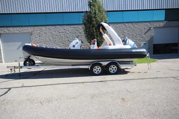 Slide: The Image of Zodiac Medline 7.5 NEO 300hp In Stock 2022 - 0