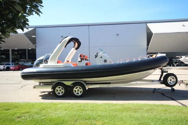 Slide: The Image of Zodiac Medline 7.5 NEO 300hp In Stock 2022 - 4
