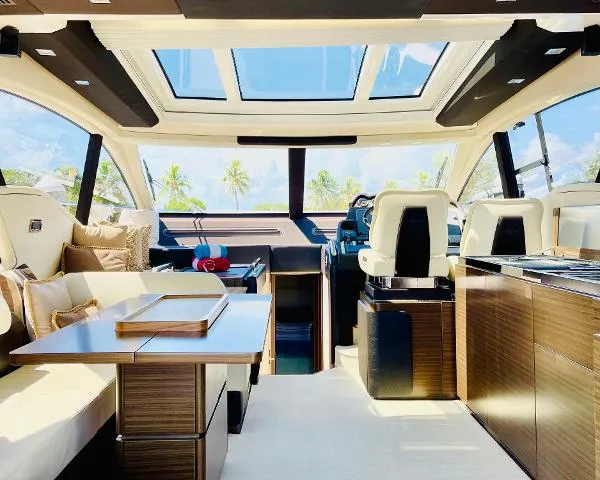 Slide: The Image of Azimut 55S 2014 - 8