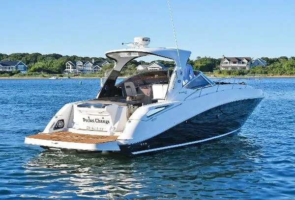 Slide: The Image of Sea Ray 370 Sundancer 2016 - 4