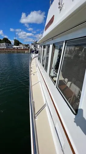 Slide: The Image of Grand Banks Eastbay 40 Flybridge 1997 - 9