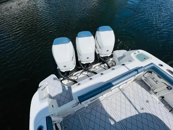 Slide: The Image of Boston Whaler 350 Outrage 2013 - 6