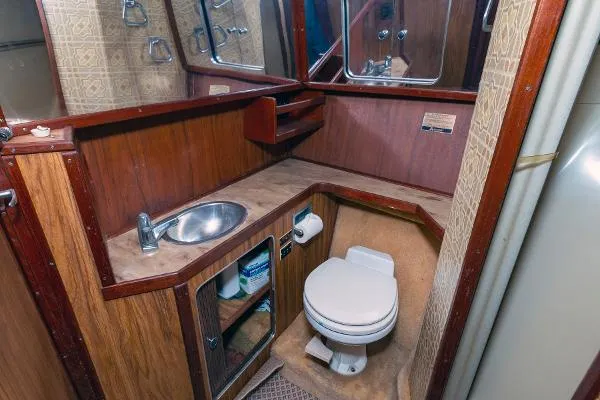 Slide: The Image of Sea Ray 36 sedan trawler 1981 - 6