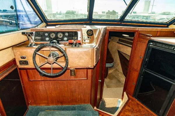 Slide: The Image of Sea Ray 36 sedan trawler 1981 - 8