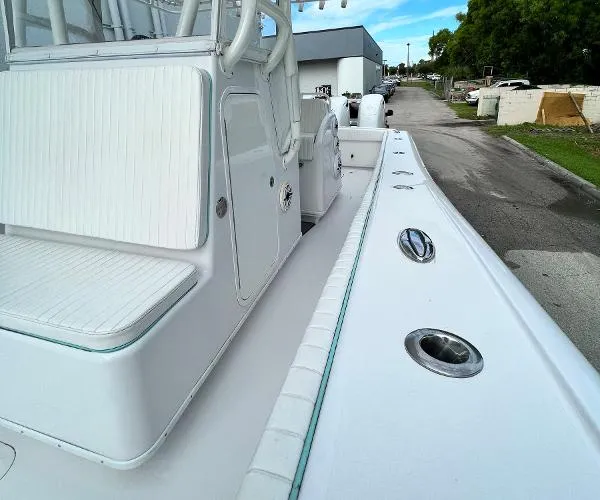 Slide: The Image of Yellowfin 36 2006 - 11