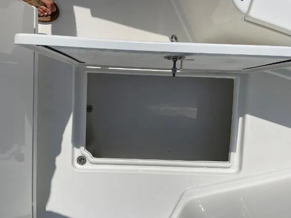 Slide: The Image of Pair Customs Center Console 2020 - 8