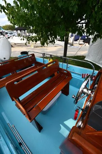 Slide: The Image of Boston Whaler 17 Montauk 1968 - 10