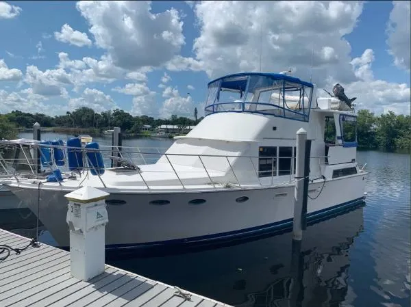 Slide: The Image of Marine Trader 47 Tradewinds Motor Yacht 1988 - 3