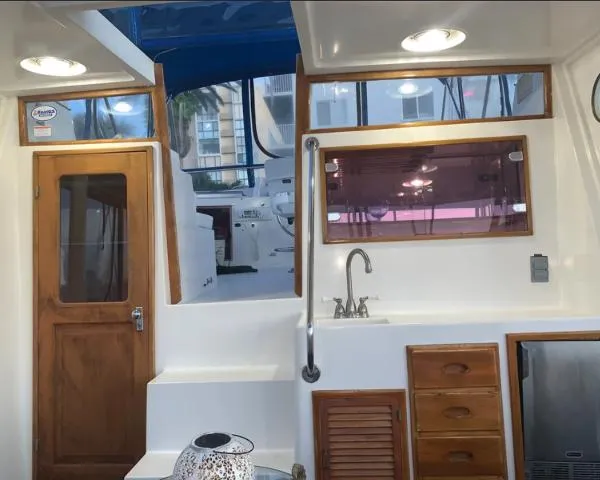 Slide: The Image of Marine Trader 47 Tradewinds Motor Yacht 1988 - 8