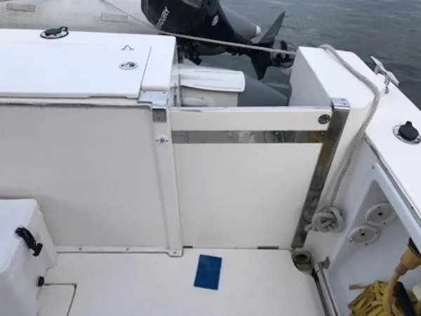 Slide: The Image of Albin 35 Command Bridge 2004 - 7
