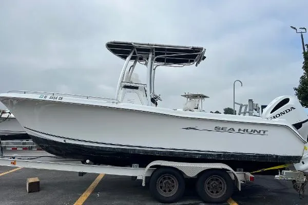 Slide: The Image of Sea Hunt Triton 220 2008 - 0
