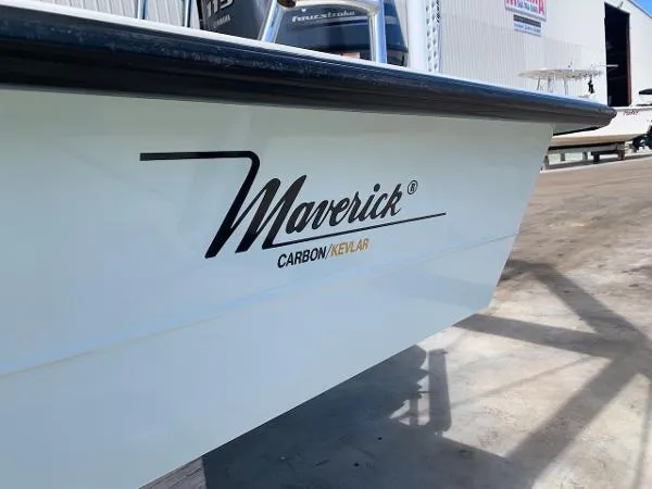 Slide: The Image of Maverick Mirage 18 HPX-V 2013 - 9