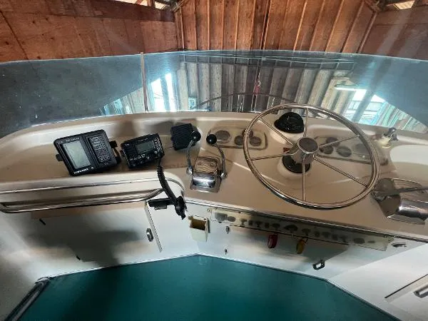 Slide: The Image of Tollycraft 40 Tri-Cabin MY 1977 - 10