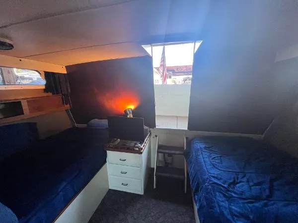 Slide: The Image of Tollycraft 40 Tri-Cabin MY 1977 - 6