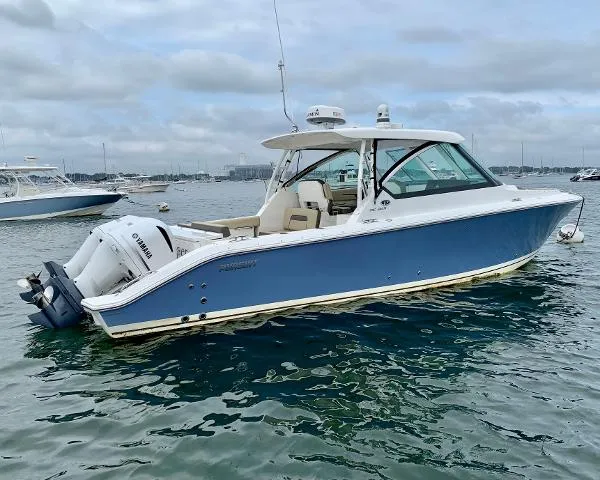 Slide: The Image of Pursuit 325 Dual Console 2019 - 3