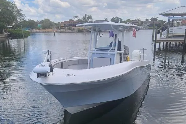 Slide: The Image of Aquasport 2500 Center Console 2021 - 3