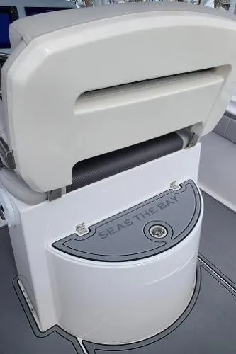 Slide: The Image of Aquasport 2500 Center Console 2021 - 4