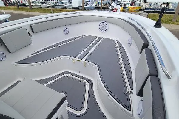 Slide: The Image of Aquasport 2500 Center Console 2021 - 7