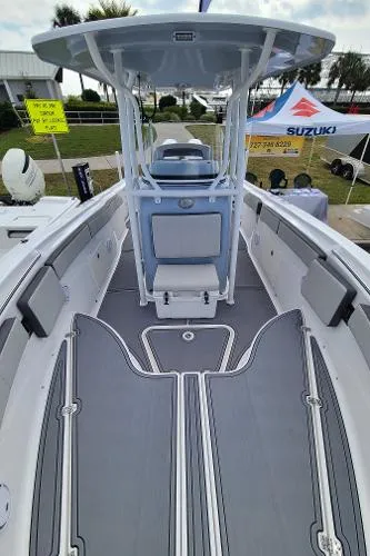 Slide: The Image of Aquasport 2500 Center Console 2021 - 9