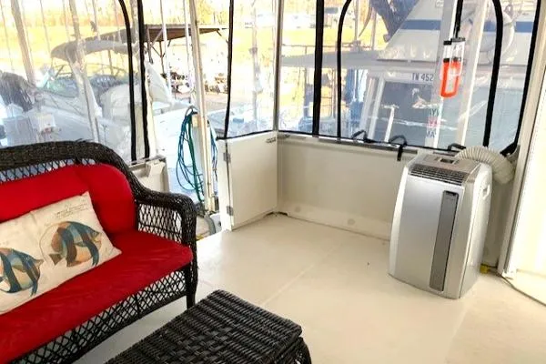 Slide: The Image of Carver Yachts 406 Aft Cabin Motor Yacht 1999 - 9
