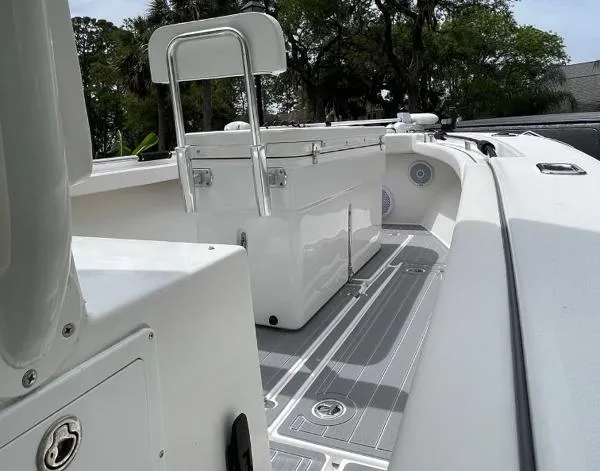 Slide: The Image of Albin 26 Center Console 2007 - 5