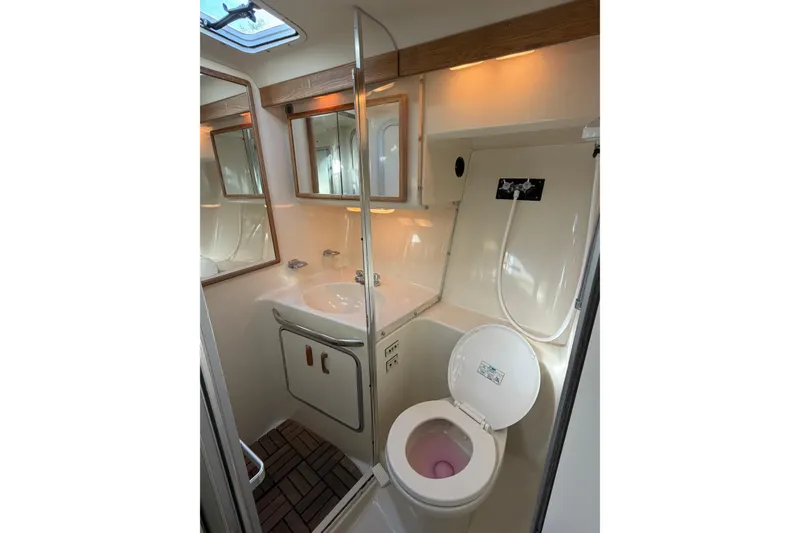 Slide: The Image of Sea Ray 370 Express Cruiser 1994 - 27