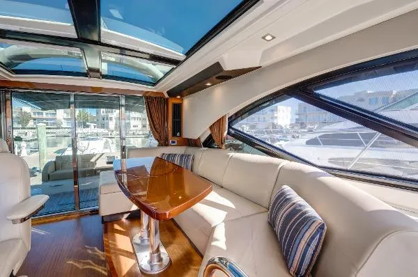 Slide: The Image of Sea Ray 510 Sundancer 2016 - 10