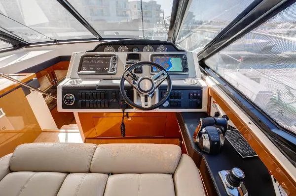 Slide: The Image of Sea Ray 510 Sundancer 2016 - 9
