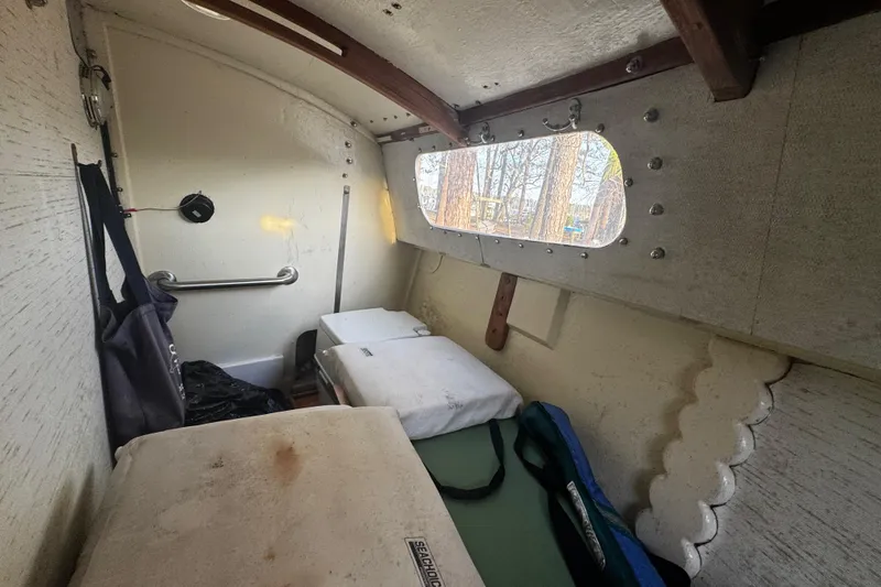 Slide: The Image of port side of cabin - 25