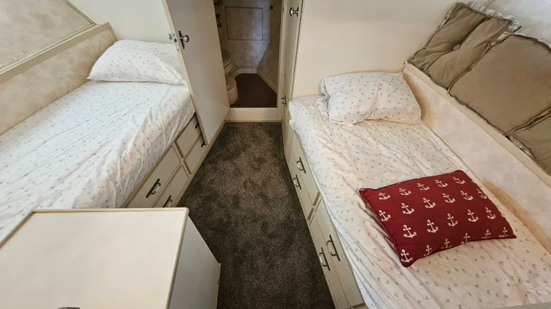 Slide: The Image of Chris-Craft 47 Commander 1971 - 48