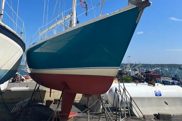 Slide: The Image of Pacific Seacraft Ericson 380 1993 - 7