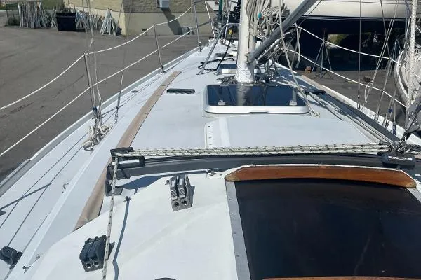 Slide: The Image of Pacific Seacraft Ericson 380 1993 - 9