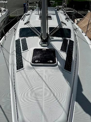 Slide: The Image of Hunter 33 2007 - 5
