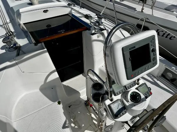 Slide: The Image of Hunter 33 2007 - 7