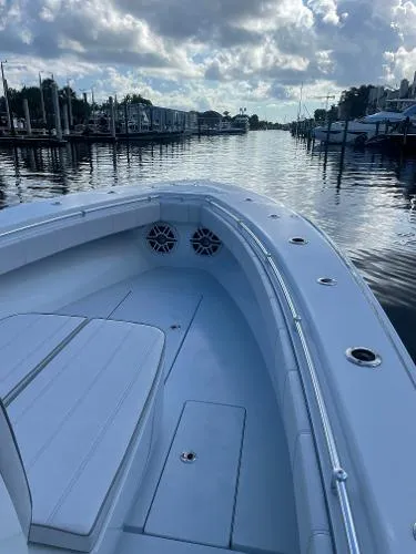 Slide: The Image of Contender 32 ST 2022 - 4