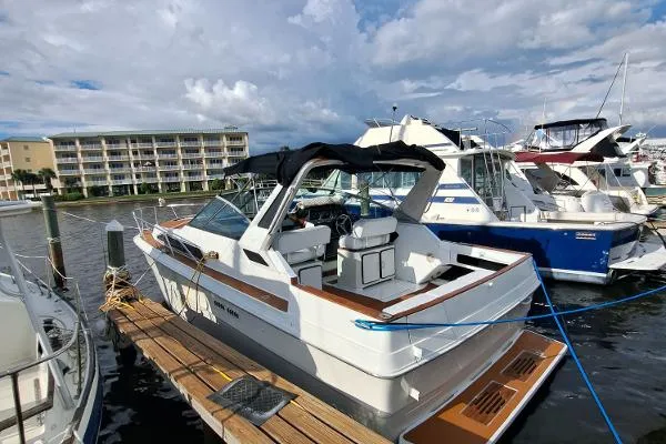 Slide: The Image of Sea Ray 340 Express Cruiser 1986 - 10