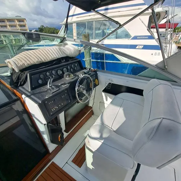 Slide: The Image of Sea Ray 340 Express Cruiser 1986 - 8
