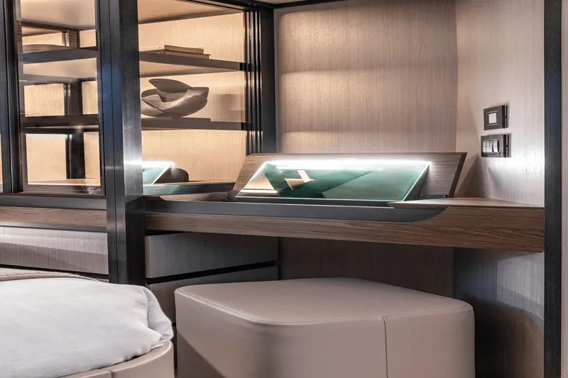 Slide: The Image of Azimut S7 2024 - 36