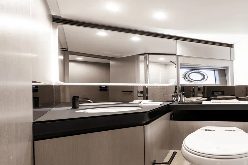 Slide: The Image of Azimut S7 2024 - 41