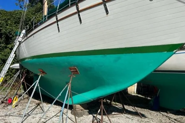 Slide: The Image of Island Trader 41 1979 - 6