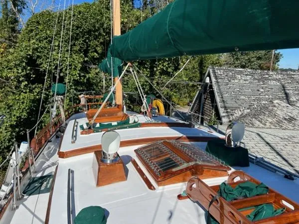 Slide: The Image of Island Trader 41 1979 - 9