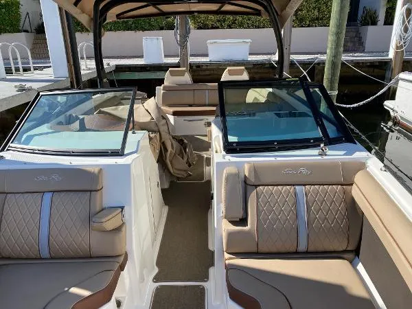 Slide: The Image of Sea Ray 290 Sundeck 2016 - 3