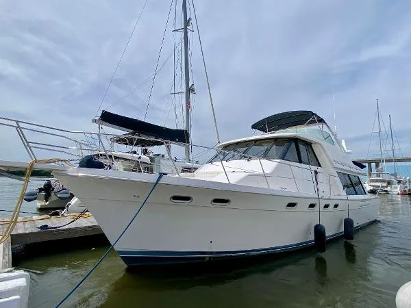 Slide: The Image of Bayliner 4788 Motoryacht 1998 - 0
