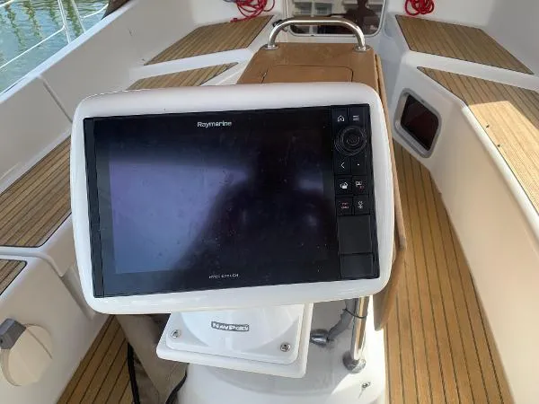 Slide: The Image of Jeanneau 50DS 2011 - 5