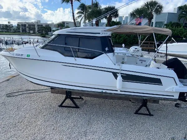 Slide: The Image of Jeanneau NC795 2018 - 2