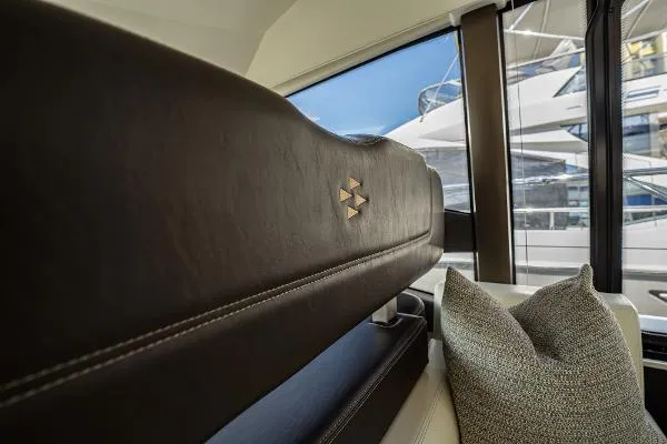 Slide: The Image of Prestige 590 2019 - 11